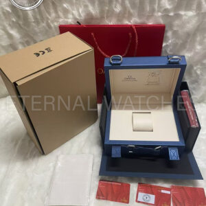 OMEGA - Speed Master Anniversary Snoopy Edition Box Set